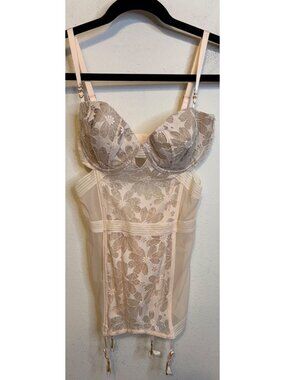 Victoria’s Secret Pink Floral  Lace Bustier Corset With Garter Straps Size 36D